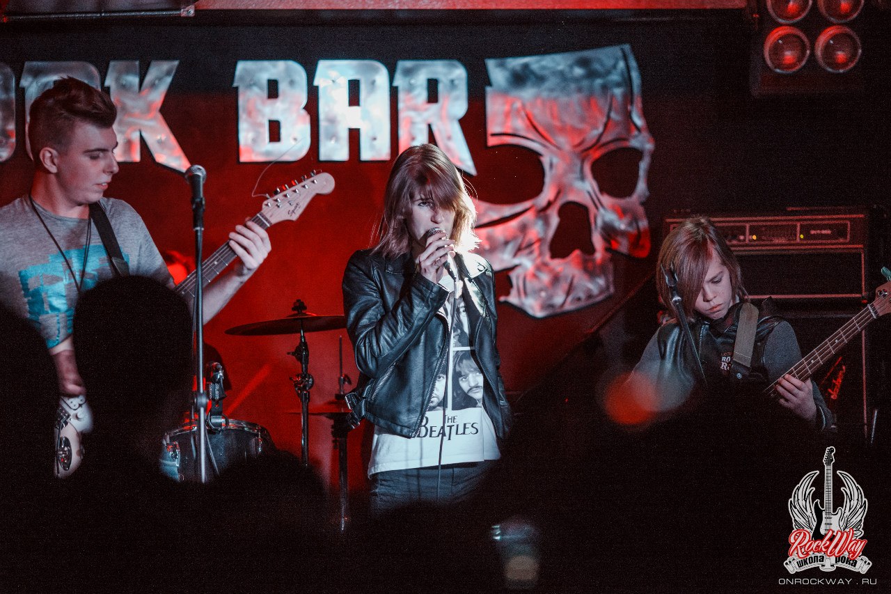 КОНЦЕРТ ШКОЛЫ В РОК БАРЕ